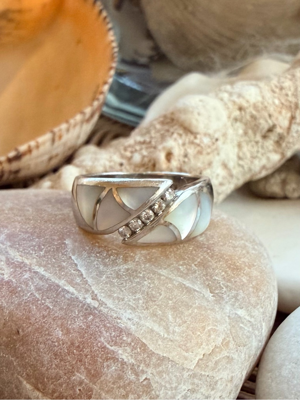 Kabana 14k White Gold Mother Of Pearl  Diamond Ring